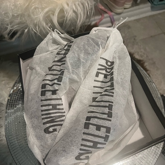 PrettyLittleThing Black Stilettos Size 10 - Picture 6 of 6